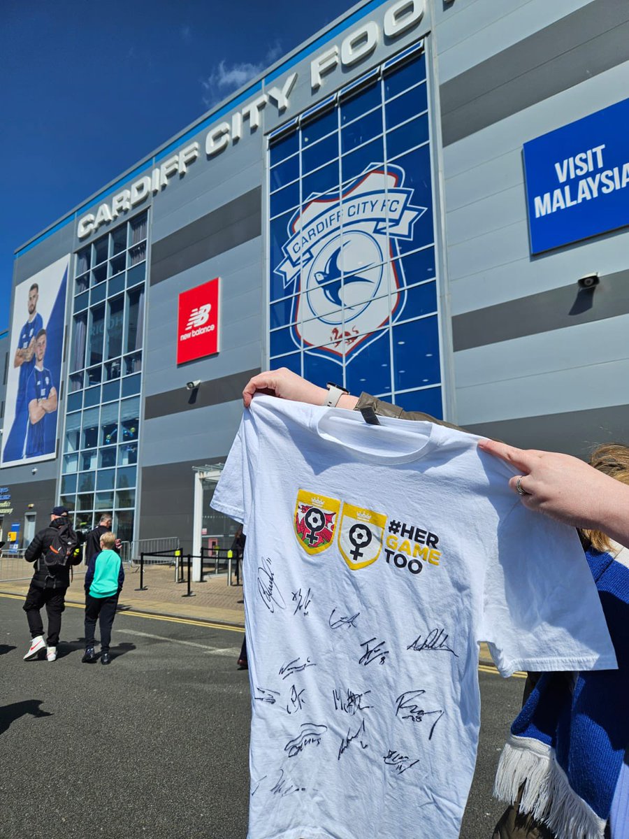 😍💙 @CardiffCityFC x @HerGameToo @HGTCymru