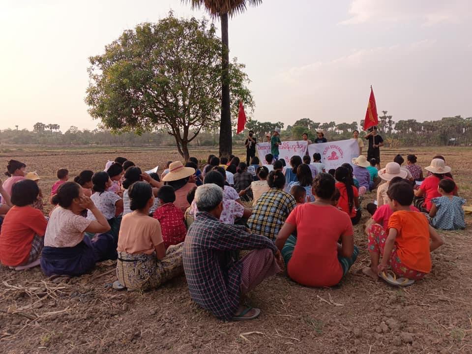 Lu Nge Arr Man Strike and residents from a village of western #Yinmarbin Twp, #Sagaing Region, staged a protest against the #MilitaryDictatorship on Apr20.

#AgainstConscriptionLaw                                  
#2024Apr20Coup        
#WhatsHappeningInMyanmar