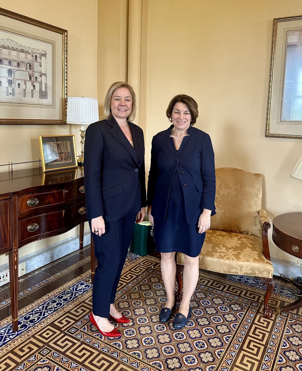 We're less than 100 days out from the 2024 Summer Olympics in Paris! As co-chair of the Senate Olympic and Paralympic Caucus with @SenatorBennet, it was great to meet with @USOPC_CEO Sarah Hirshland to discuss what's in store for this year's games. Rooting for @TeamUSA! 🇺🇸