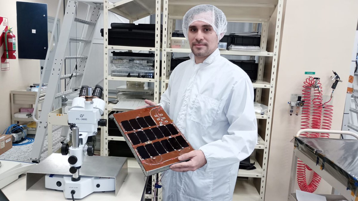 Paneles solares para el espacio 'made in Argentina' 🇦🇷🛰 Con colegas visitamos el laboratorio de la @CNEA_Arg en donde fabrican los paneles solares que dan energía a los satélites. Hilo con los detalles sobre el proceso de fabricación y del laboratorio. ⬇️