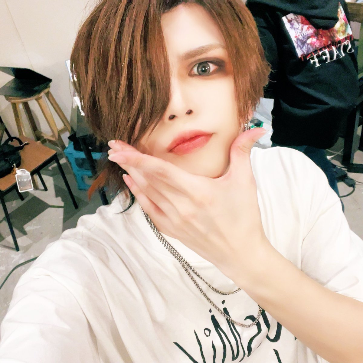 目玉焼き大阪ありがとう御座いました。終演後に急いで自撮りしたから変な顔だけど、無いよりマシか。明日もよろしくな。#vistlip #SunnySideUp