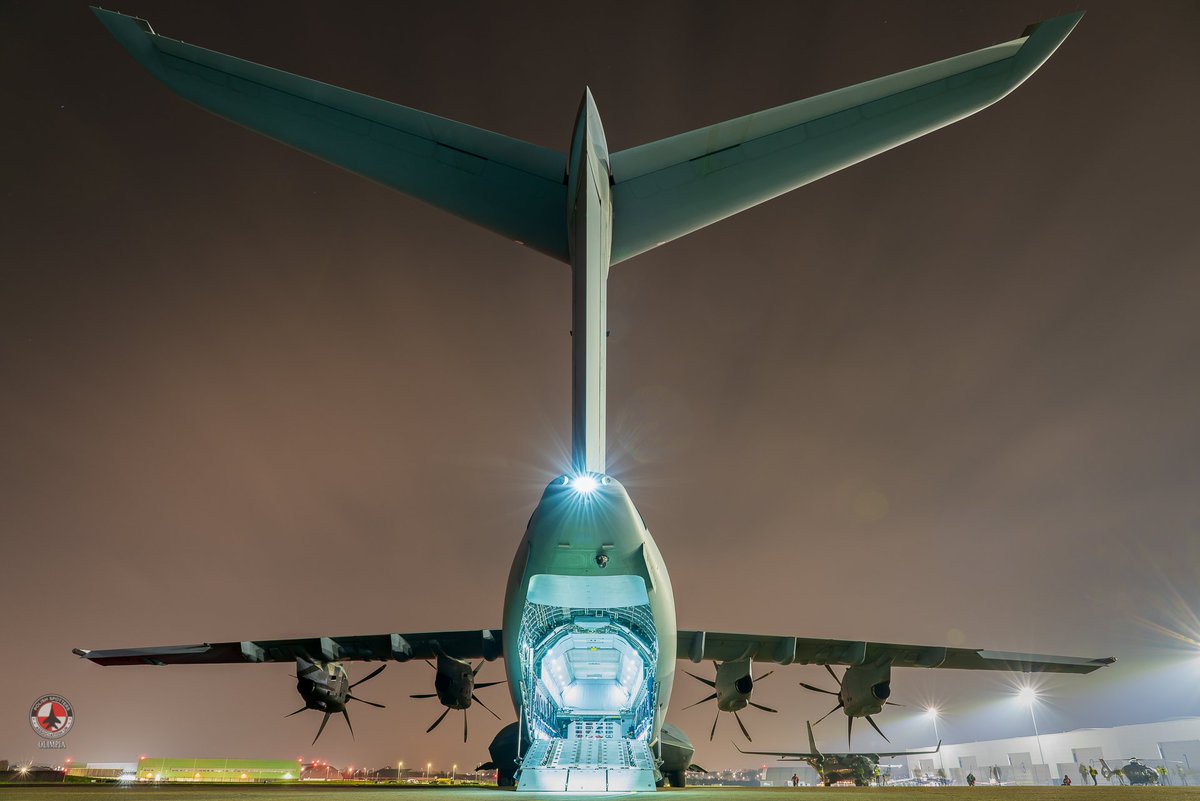 🇬🇧 A400M at RAF Northolt Nightshoot XXX
Photo Olimpia
#AviationPhotography #Aviation #AvGeek  #nightphotography #RAFNortholt #a400m #royalairforce