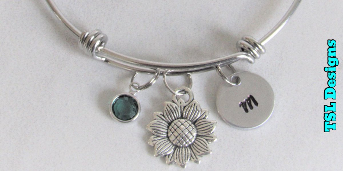 Sunflower Bracelet with Initial Personalized Charm & Birthstone Bead
buff.ly/3nDBsNQ
#bracelet #charmbracelet #handmade #jewelry #handcrafted #shopsmall #etsy #etsystore #etsyshop #etsyseller #etsyhandmade #etsyjewelry #sunflower #sunflowerjewelry