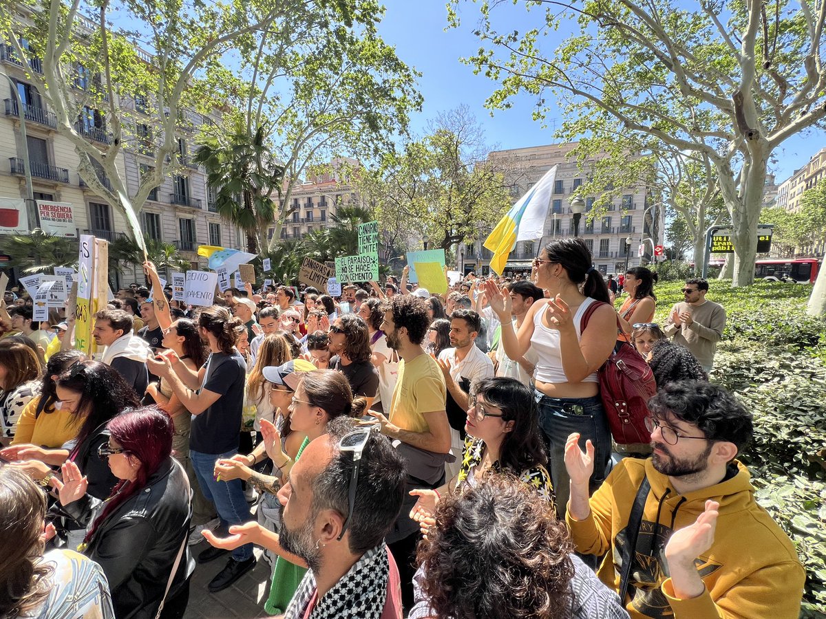 ancormesa's tweet image. Barcelona con Canarias!!🥰🇮🇨

#CanariasTieneUnLimite #CanariasSeAgota