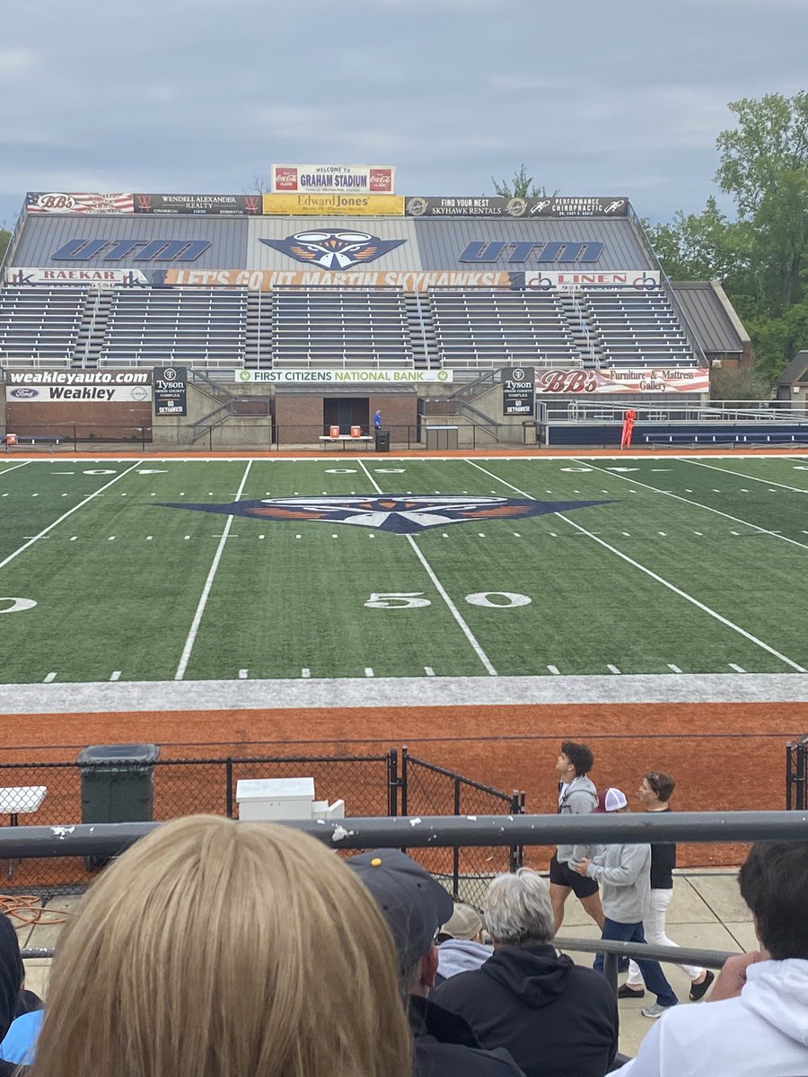 Thanks so much to <a href="/UTM_FOOTBALL/">UT Martin Football</a> for hosting such a great junior day!! I had a great time meeting the coaches!
<a href="/JBSFootball/">JBSFootball</a> @JBSAthletics <a href="/Coach_M_Rodgers/">Marty Rodgers</a> <a href="/CoachSantana_/">Devin Santana</a> <a href="/FBCoach_P/">Jerry Partridge</a> <a href="/macon_dylan/">Dylan “D-Mac” Macon</a>