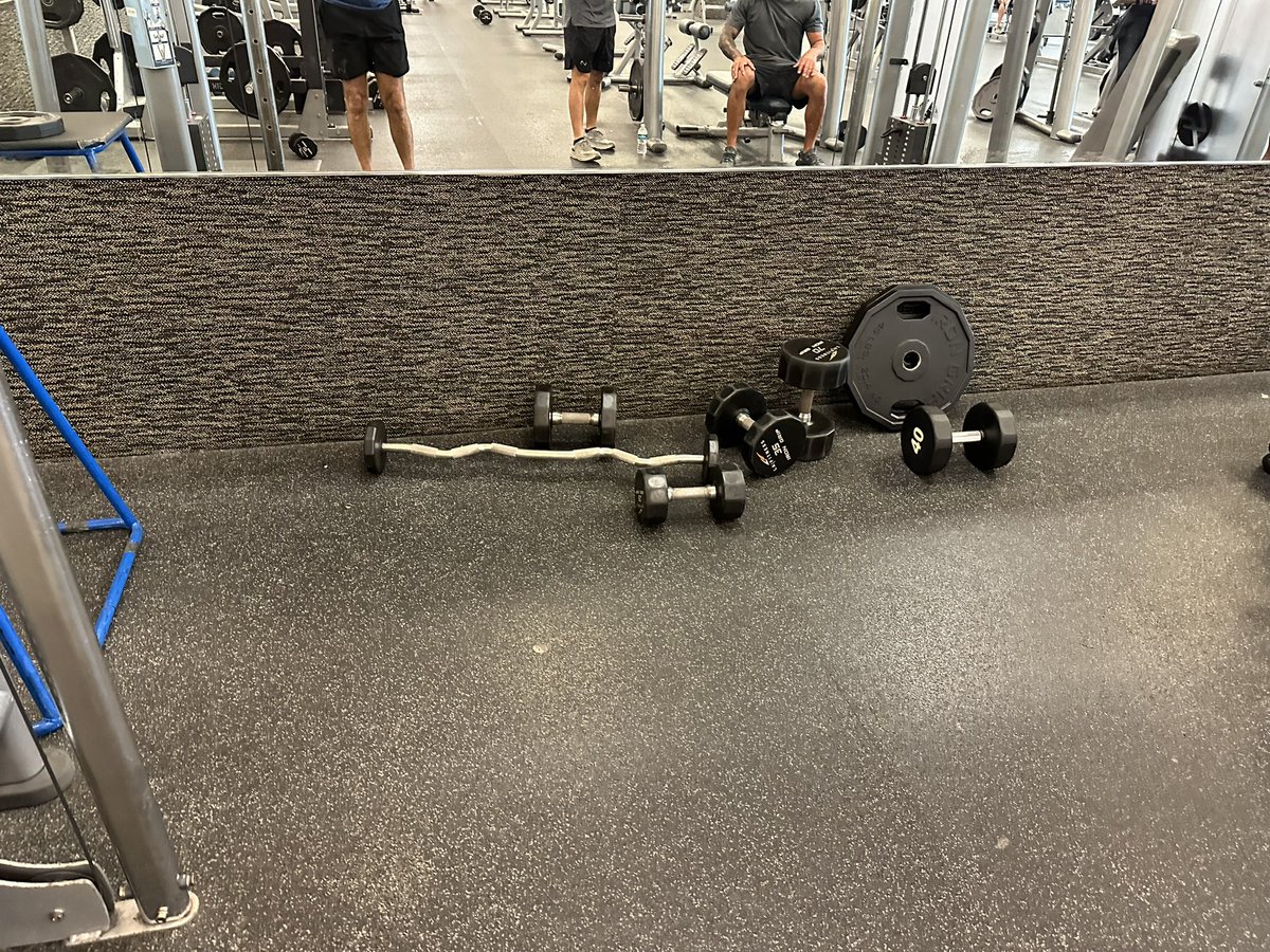 WhatWillItTake's tweet image. @LAFitness 8310 Bird Rd, Miami, FL since the customers don’t do it (I don’t know why), can u please send ur employees to put weights back more often. Finding weights at times is impossible. They’re all over the gym. It’s insane how disorganized this gym is &amp;amp; it’s a nice one