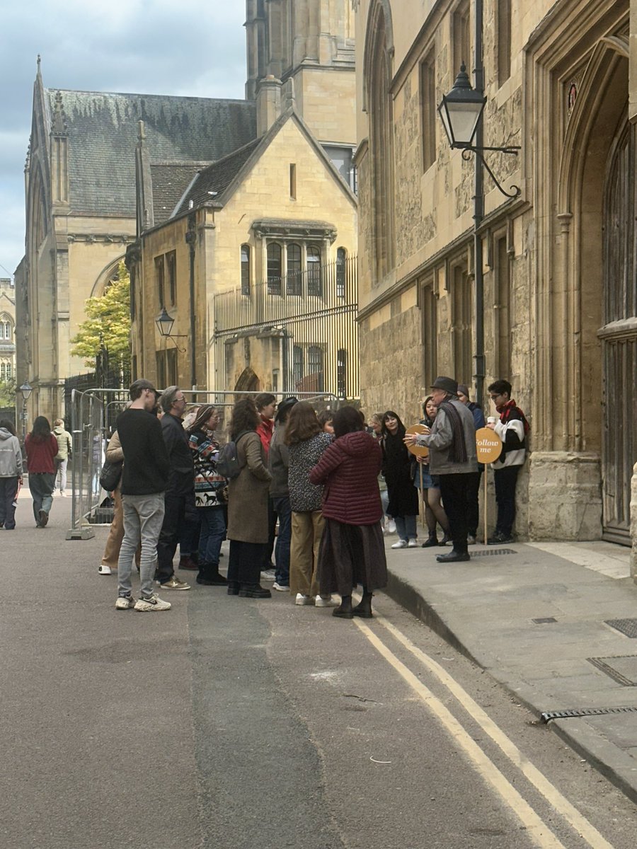 ThinkHumanFest's tweet photo. The sun is shining for the Iris Murdoch Walk. We’ll be visiting some of her favourite haunts! 👣

 #thinkhumanfest https://t.co/Yf9jfHNEBQ