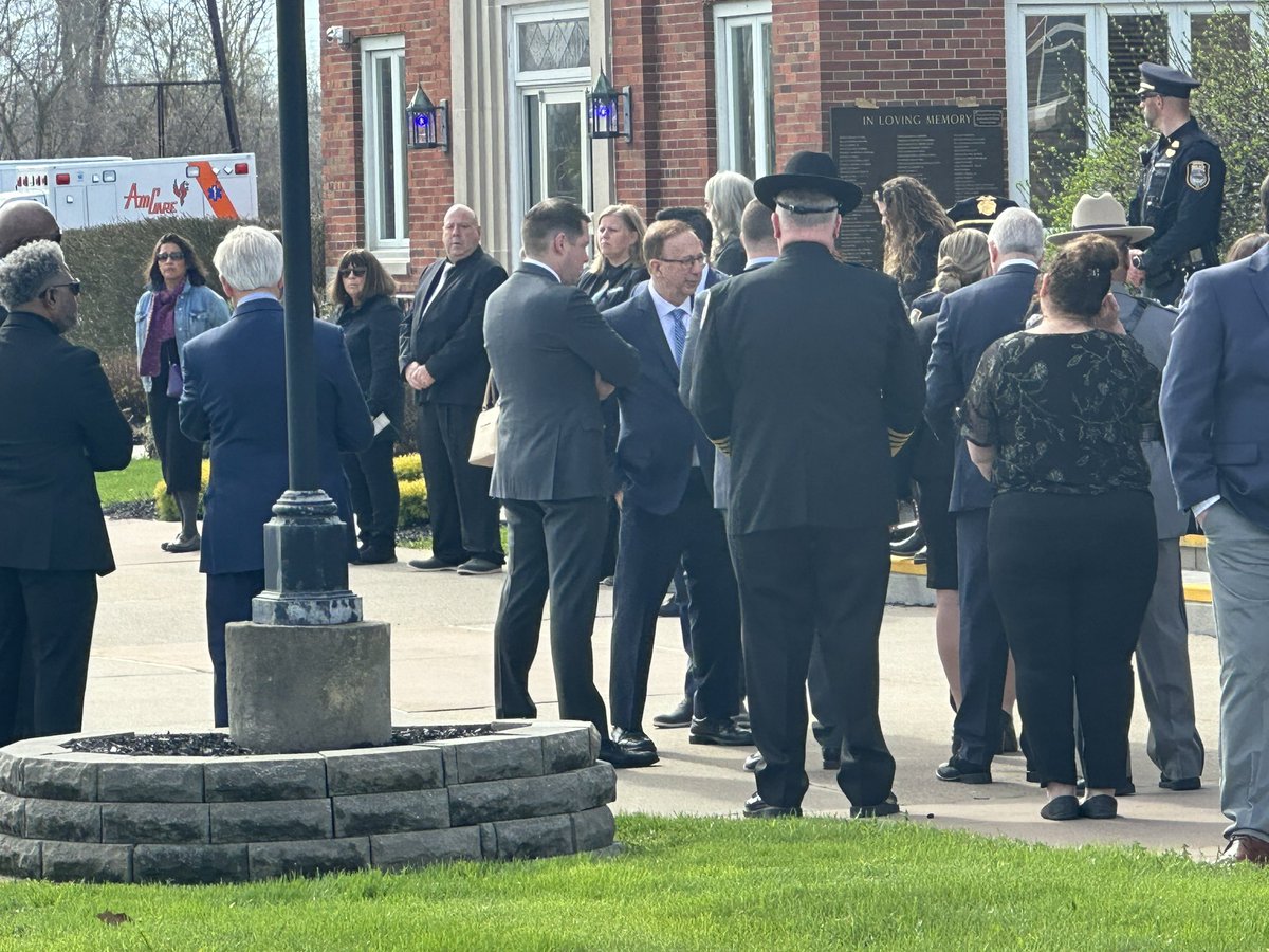 From here, we can see many local leaders of multiple communities: Syracuse Mayor Ben Walsh, Onondaga County Executive Ryan McMahon, Oneida County Executive Anthony Picente, Oneida County Sheriff Rob Maciol. I also see former Syracuse Police Chiefs Fowler, Thompson, DuVal.