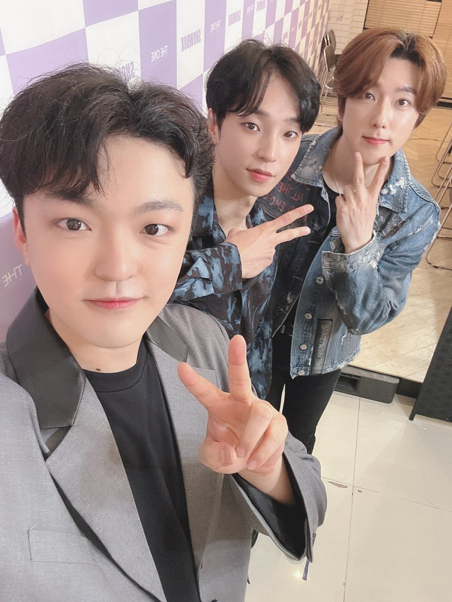 RE_LIVE_HALL_jp's tweet photo. 🖤#Mfect🪽

本日4/20の公演もお越しいただきありがとうございました💕

そして明日はついに最後の公演です…😢

💐最終公演💐
明日4/21(日)17:00~💫無料ライブ💫

最後ですので思い残すことなく楽しみ、いい思い出を作りましょう😭❣️

@mfect_official 
#엠펙트 #RE_LIVE https://t.co/WXcb9PLii8