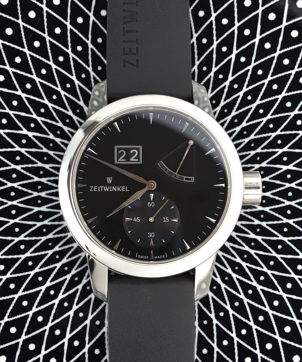 Zeitwinkel model 273° with Galvanic Black dial.

#swissmade #independentwatchmaking #inhousemovement #actuallywearit