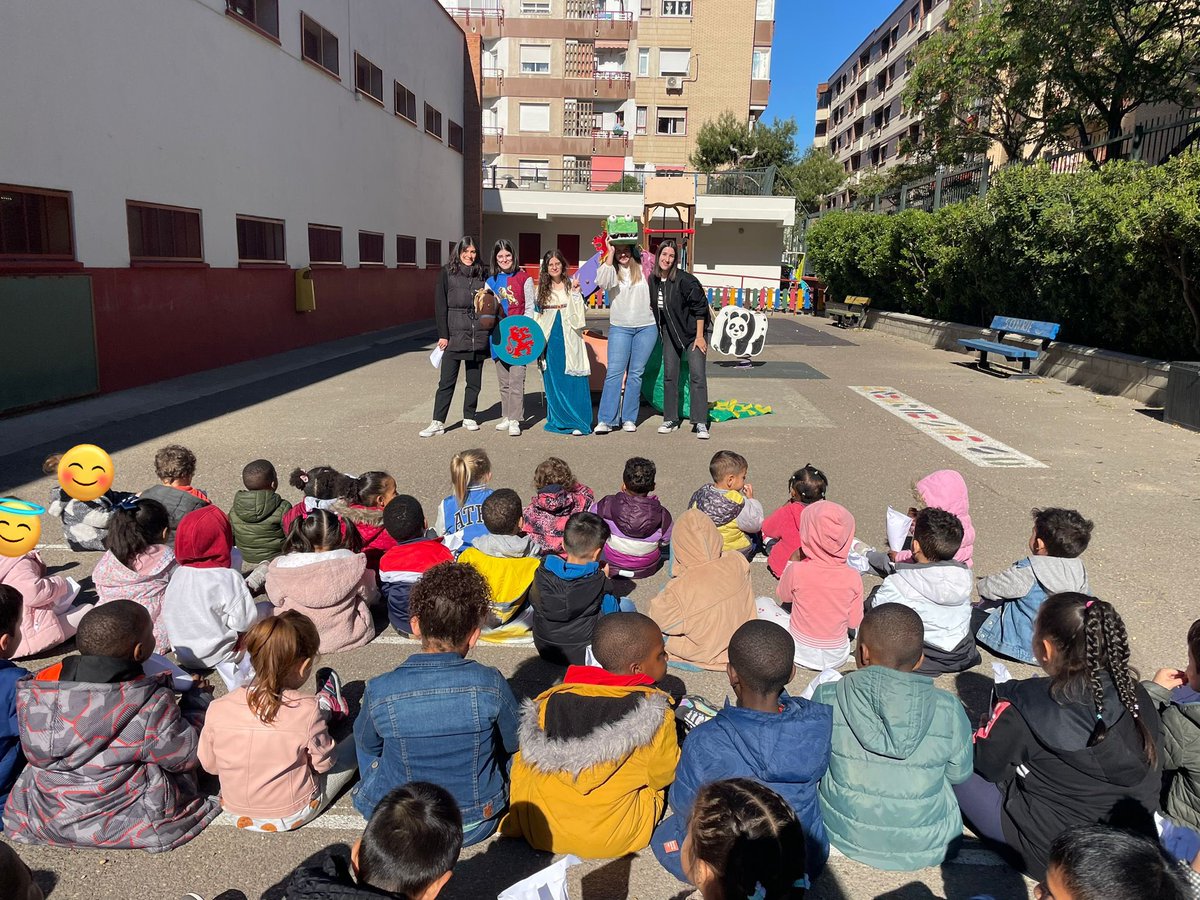 AlbaMarteles's tweet photo. La semana q viene me gradúo de la mejor profesión del mundo, y lo hago con el cora más lleno q nunca 💖 https://t.co/An1oEgbBFi