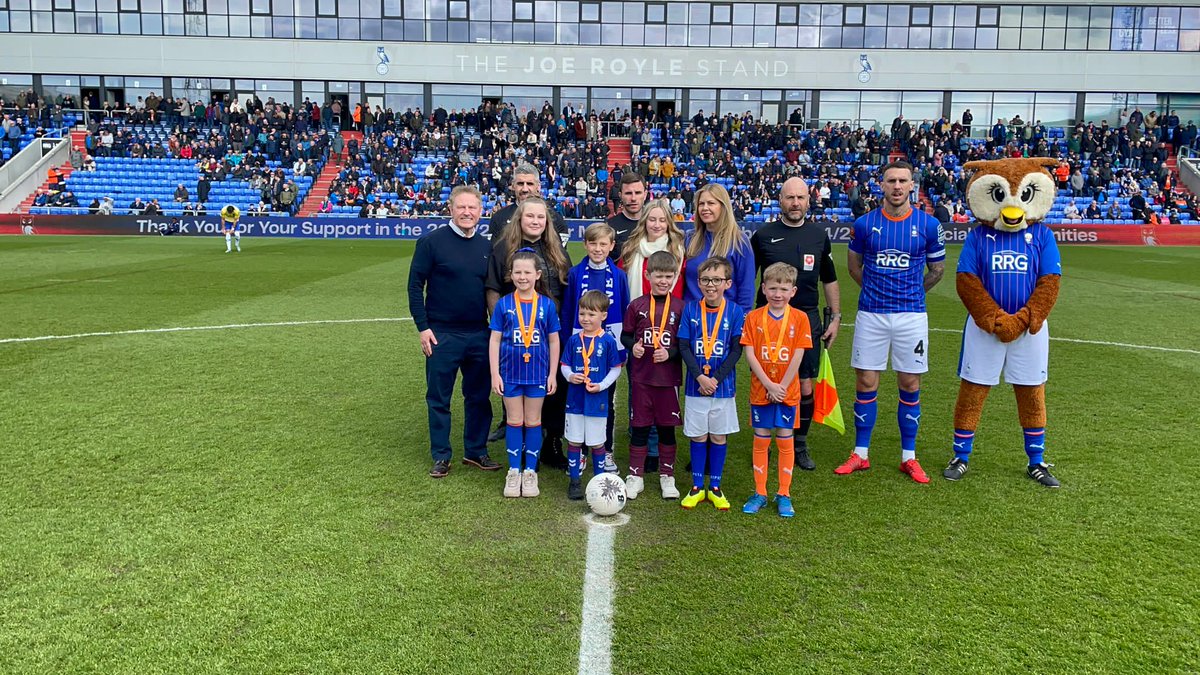 SpotTheBall85's tweet image. Zavier was a Mascot at Oldham's game against Wealdstone today. An Early Birthday surprise for him. @MayfieldOldham