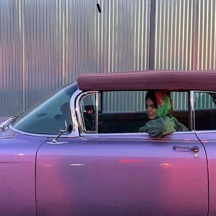1999vogue's tweet photo. her coolest era https://t.co/3sCyOeCgqu