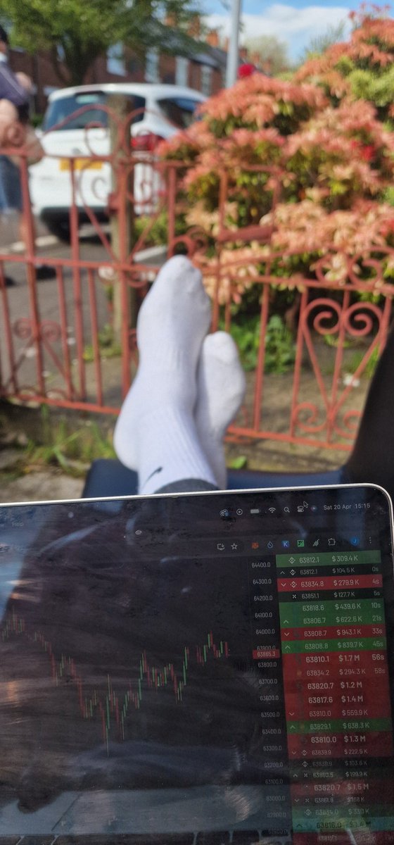 Didn't go to the pack. I decided to chill in front of the house with my $BTC chart and enjoying this beautiful sun 😍🌞 I wish it would be like this all year round. #SpringVibes