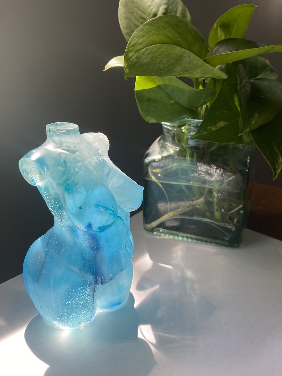 Big mama taking in the sun 🥰