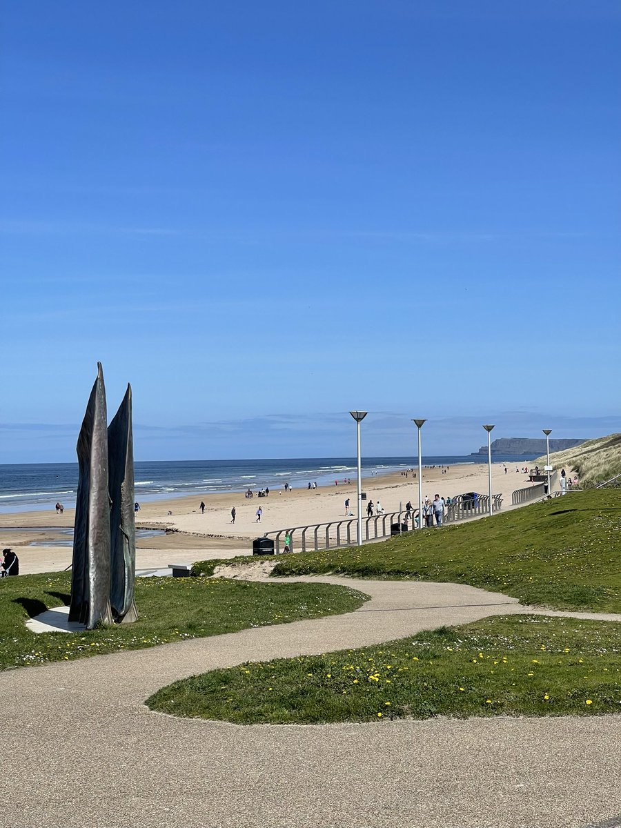 Many thanks for your RT @SteveBakerFRSA 🙏🙏🙏
It’s all #sunshine & #blueskies at #Portrush today!
@DiscoverNI  @VisitCauseway  @Food_NI  @TasteCauseway  @UKinTX  @ConorBurnsUK