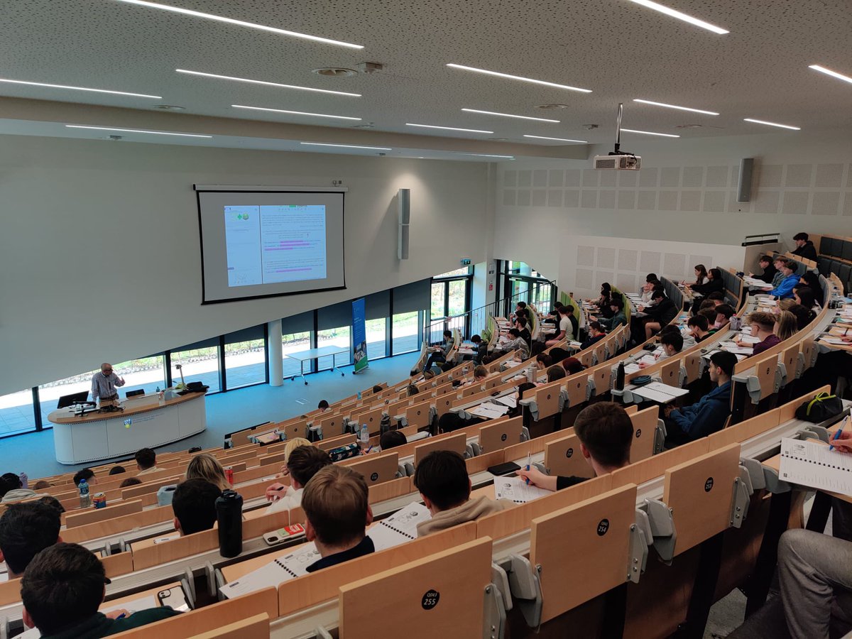 The afternoon sessions are well underway here in @UCDQuinnSchool #LCAccounting and #LCEconomics students working very hard on this sunny Saturday afternoon.