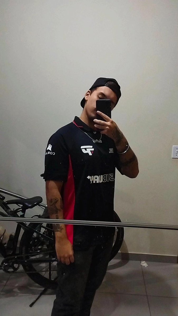 RekizRKZ's tweet photo. Estou trajado para a final https://t.co/a0BytX0eTw