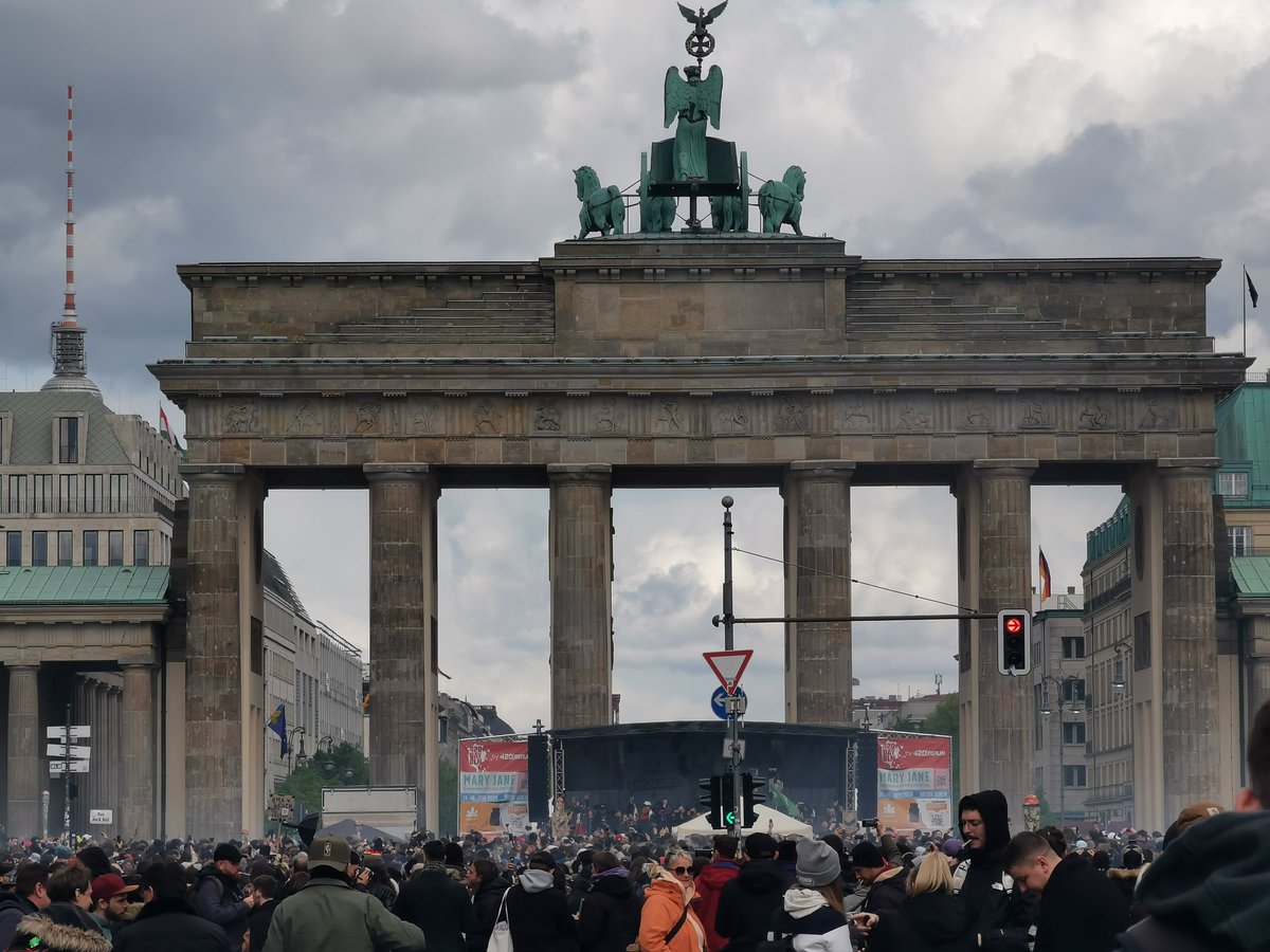 Berlin um 4:20 Uhr #Cannabis #420Berlin #420day #VierZwanzigBerlin