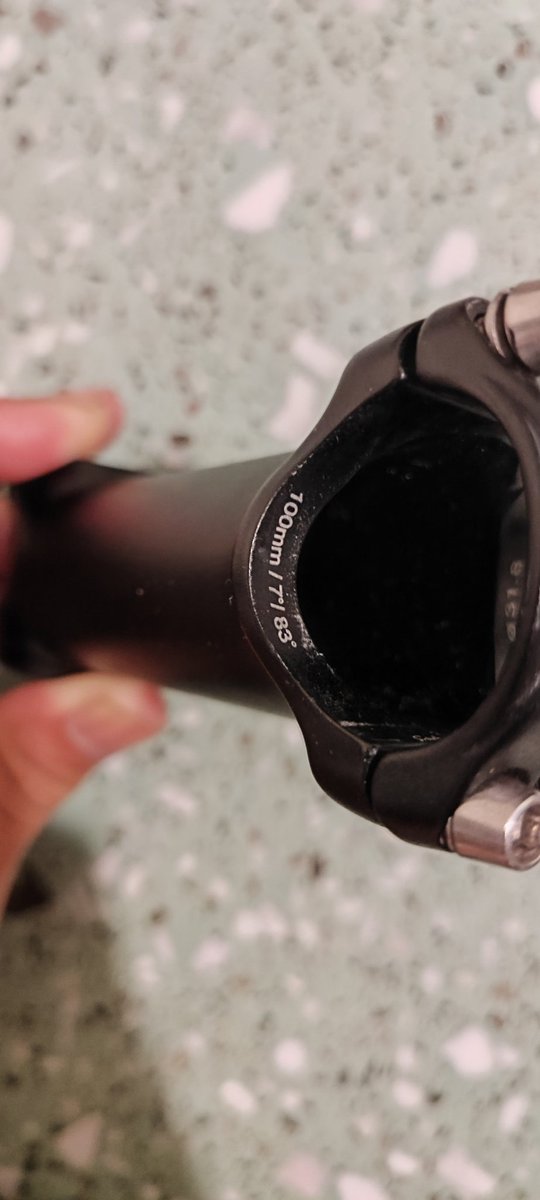 saik_el's tweet photo. For sale stem weightweenie uno advanced project 100mm 7 derajat 107gr. Kondisi like new, 225k #fnfjb @FnFjb bisa TT sama 130mm 7 derajat stem yg sama https://t.co/zKBOmosDbB