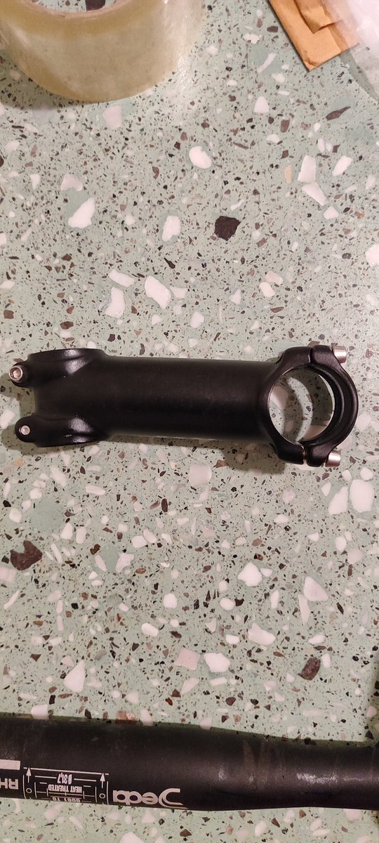 saik_el's tweet photo. For sale stem weightweenie uno advanced project 100mm 7 derajat 107gr. Kondisi like new, 225k #fnfjb @FnFjb bisa TT sama 130mm 7 derajat stem yg sama https://t.co/zKBOmosDbB