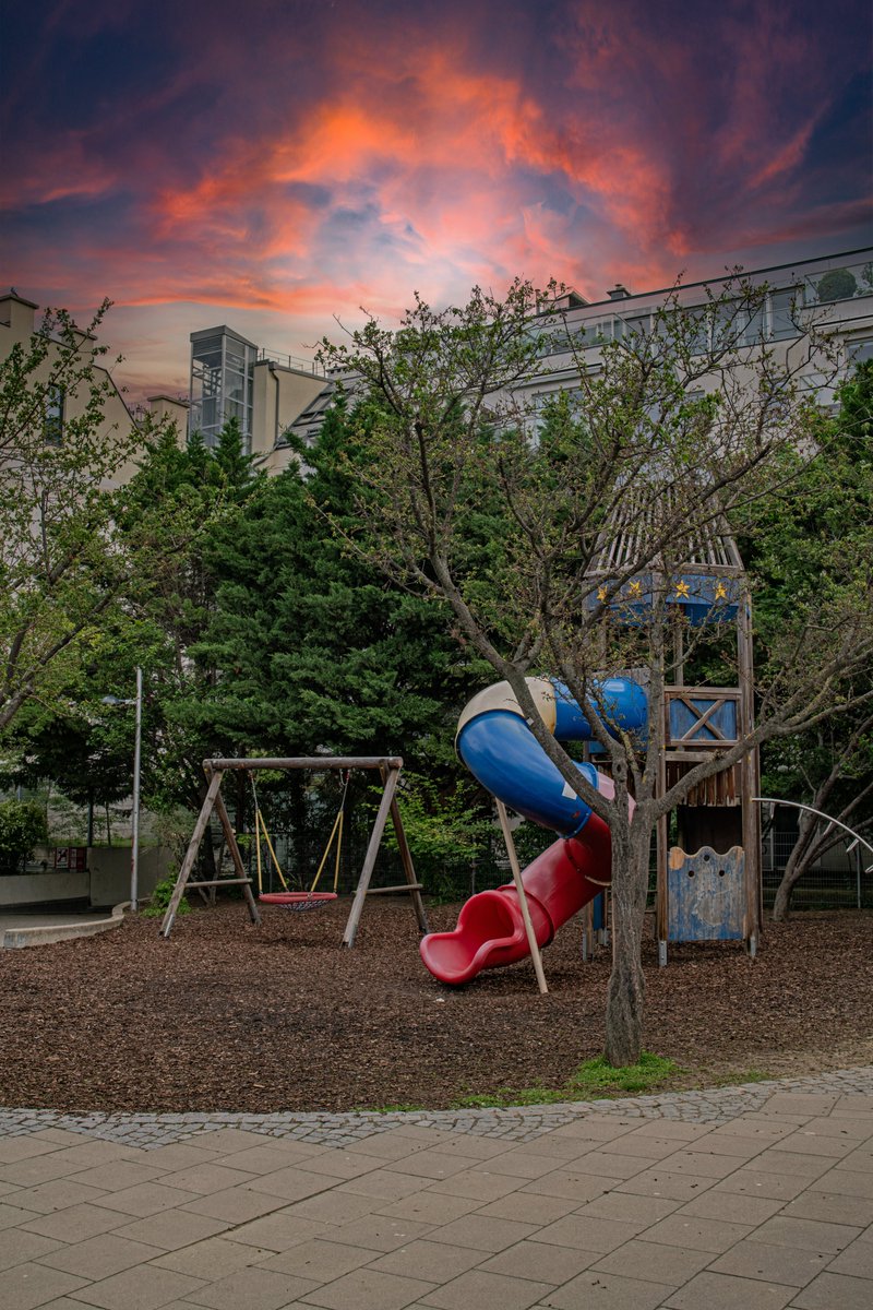 Ein #Spielplatz in #1050Wien.... #streetphotography #streetphotographer #Nikon #D850