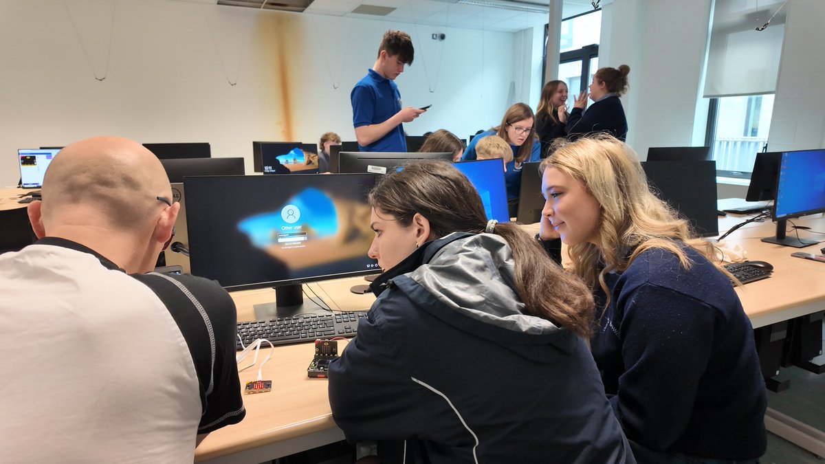 Karol_Fitz's tweet image. Last minute preparations from the TY #Code4Fun @TUS_Athlone_ from @cchiarain, @mercykilbeggan, @MaristAthlone, @ccathlone, @OLBAthlone getting the final touches done if the code and installing of the tech for the geo-done.