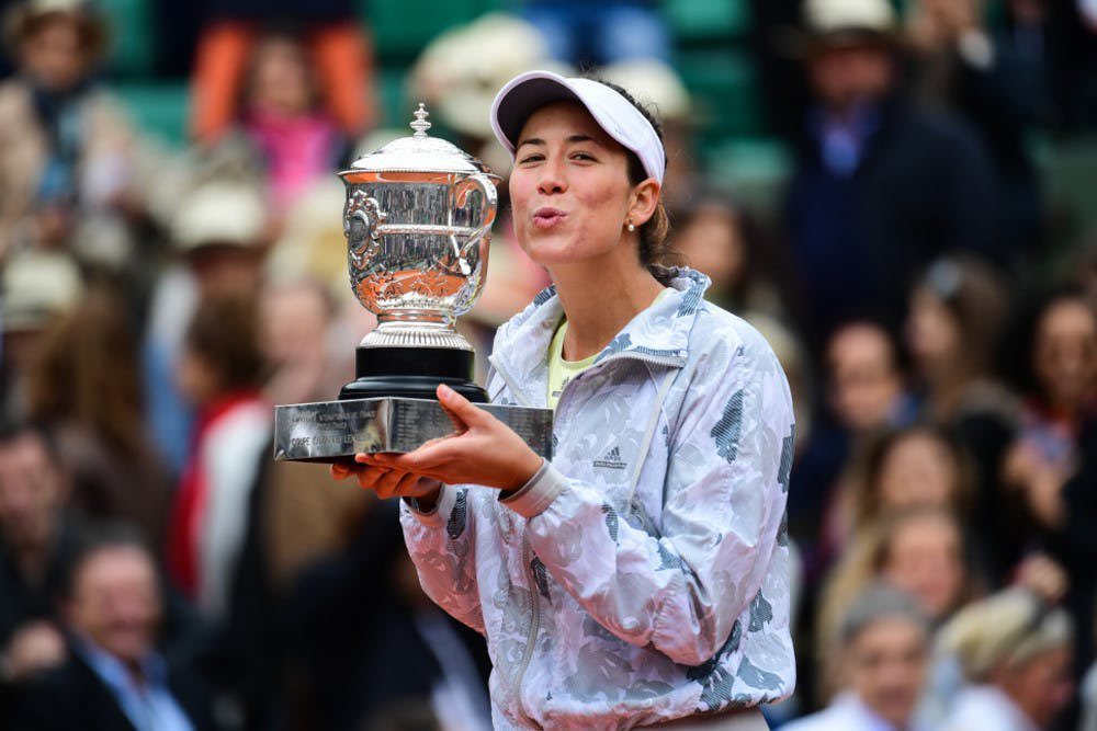 jmgmoron's tweet photo. Garbiñe Muguruza anunció de manera oficial su RETIRADA del tenis a los 30 años.

Después del tiempo que llevaba fuera de las pistas, era un secreto a voces.

Fue número 1 y doble ganadora de Grand Slam. Una pena este adiós. Quizá tenía un buen par de años más de tenis en la élite.