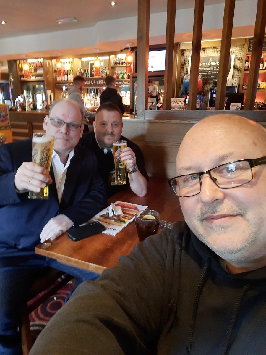 Enjoying a beer and food with @CarlWiddow and the #1 boxing follower on the planet @h_hkan before a stacked @gbm_sports show this  evening .
@IzzyAsif @NicolaHopewell @MedcalfDaz