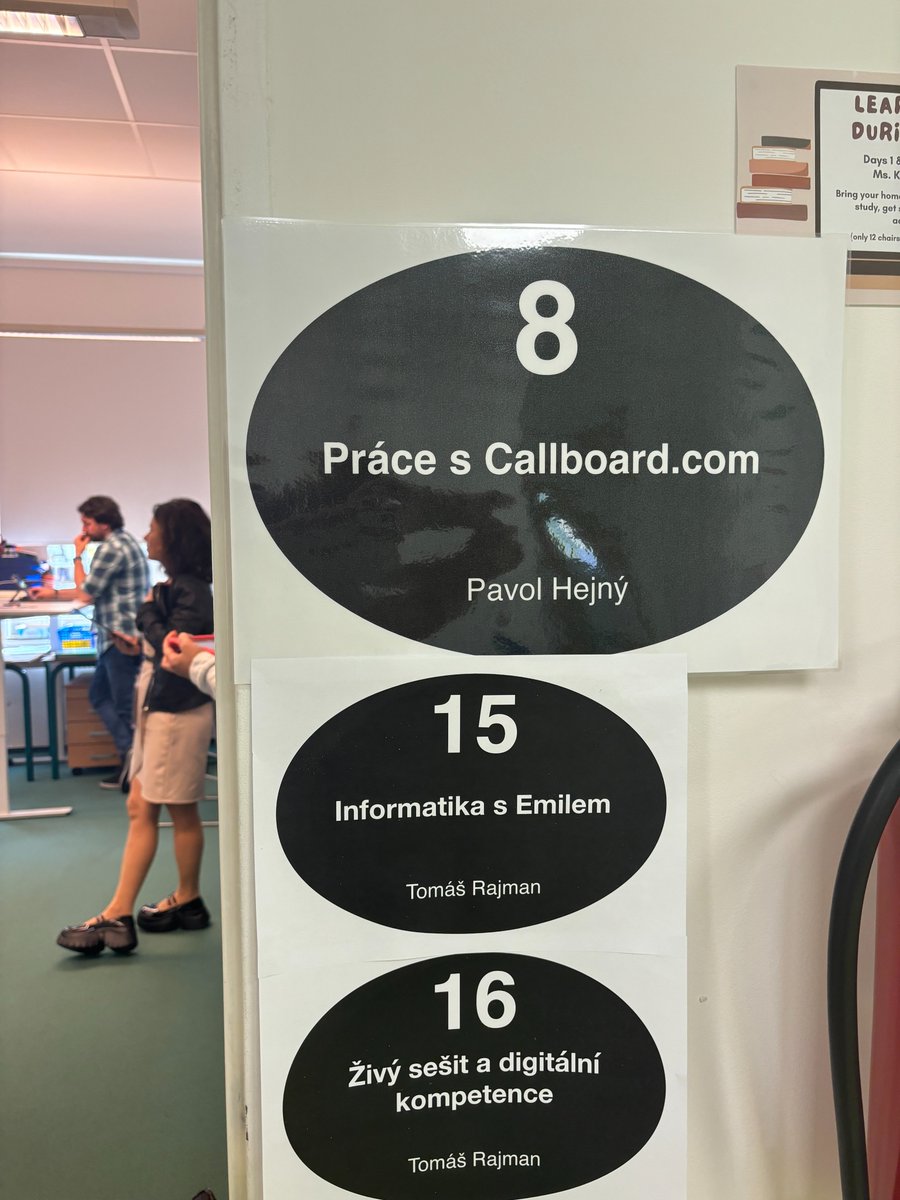 24Usro's tweet photo. Workshop 8 - Pavol Hejný představuje učitelům praktické tipy a triky pro práci s online virtuální tabulí Collboard.

#ucitelskysummit, #prodejemtonekonci, #appleveskole, #ipadyvevyuce, #ipadyveskole https://t.co/nfKJnOniDP