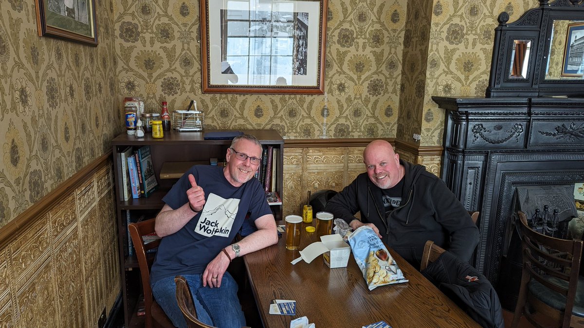 @saulsmi96245121 and @plugracing are enjoying a pint or several of @thefrothblowers Piffle Stonker at the #Wellington pub in #Birmingham city center