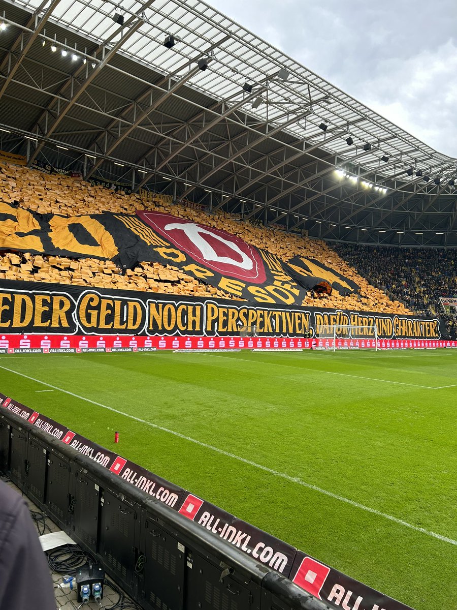 Brian said he was taking me to a black market yearling sale in Cottbus and we ended up at a Dynamo Dresden game, safe to say my Cheveley Park scarf didn’t go down too well. Unlikely to make it to Cologne tomorrow