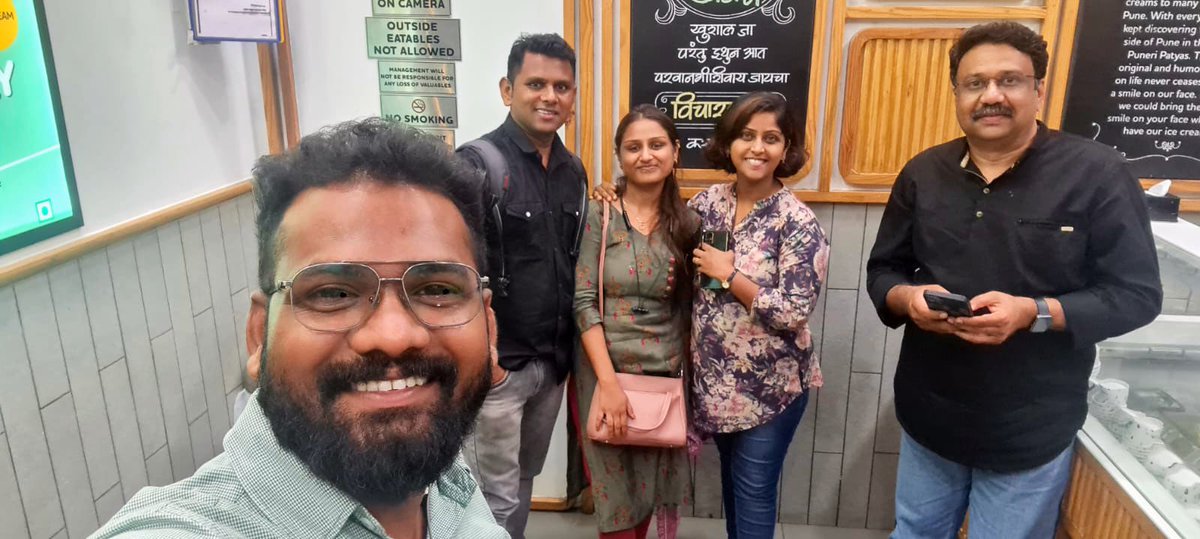 ashish_jadhao's tweet photo. I am in Pune with my reporters n VJ 🗞️
#ElectionTrail 🗳️ https://t.co/p8zsVLGkNY