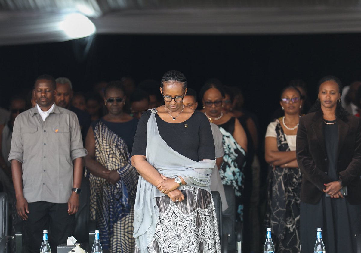 PHOTOS: At Mwima Mausoleum in Nyanza District, First Lady Jeannette Kagame pays tribute to Queen Rosalie Gicanda, who was killed during the 1994 Genocide against the Tutsi. The First Lady attended the 30th commemoration of the last Queen of Rwanda. #Kwibuka30 📸: @Dankwizera1