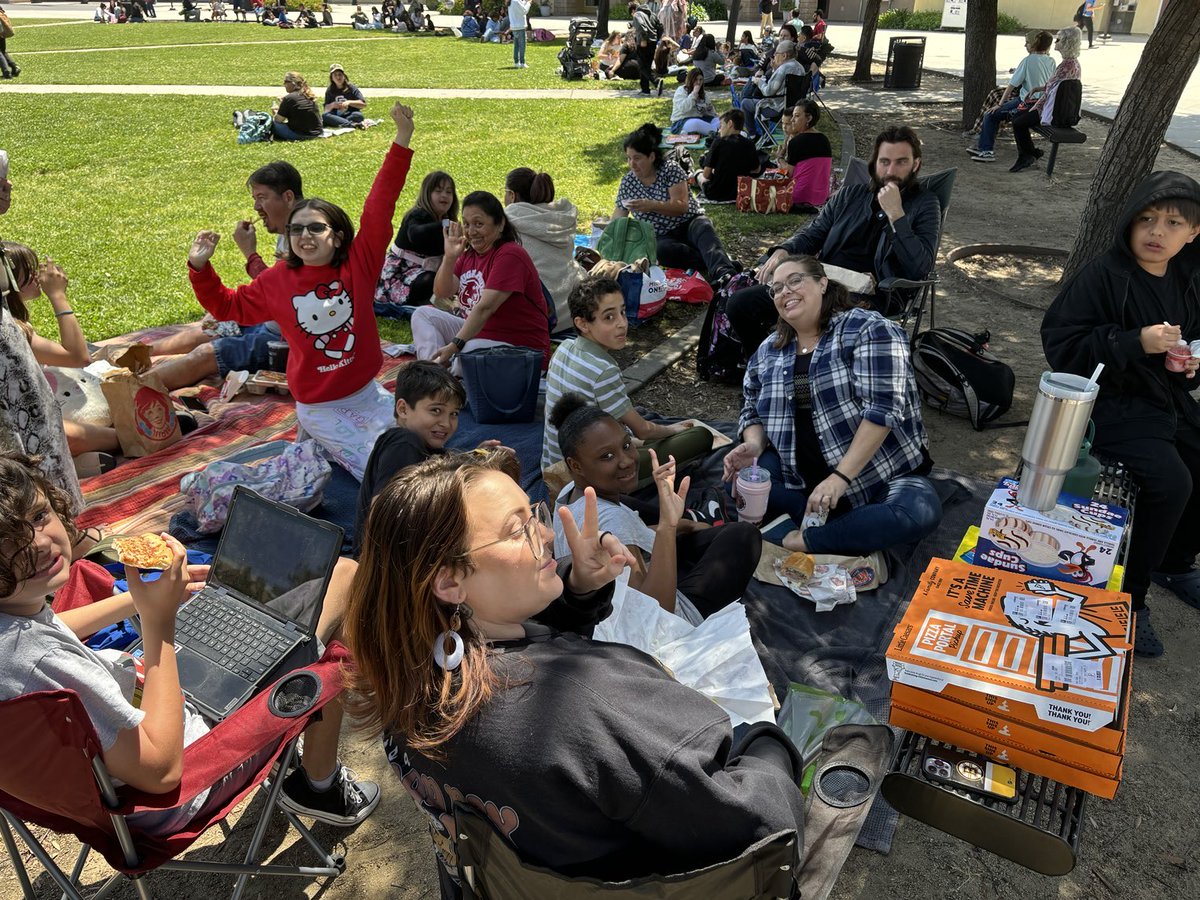 What an awesome Lunch on the Lawn @CajonValleyMS!