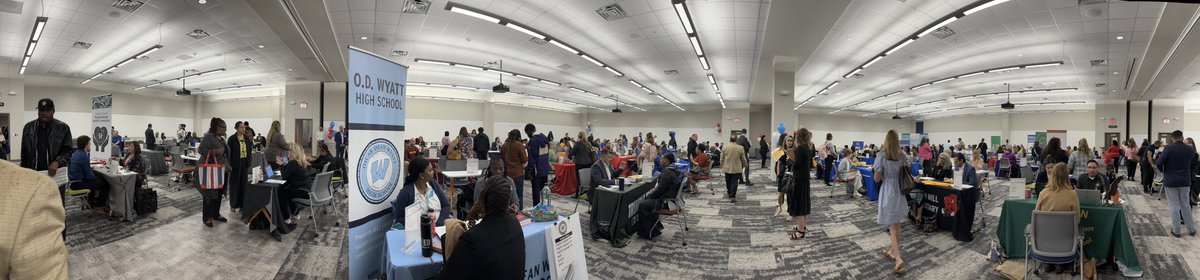 Good Morning ☀️the FWISD hiring fair is in full swing! Come see us at the Fort Worth ISD Teaching and Learning Center until 12 p.m.