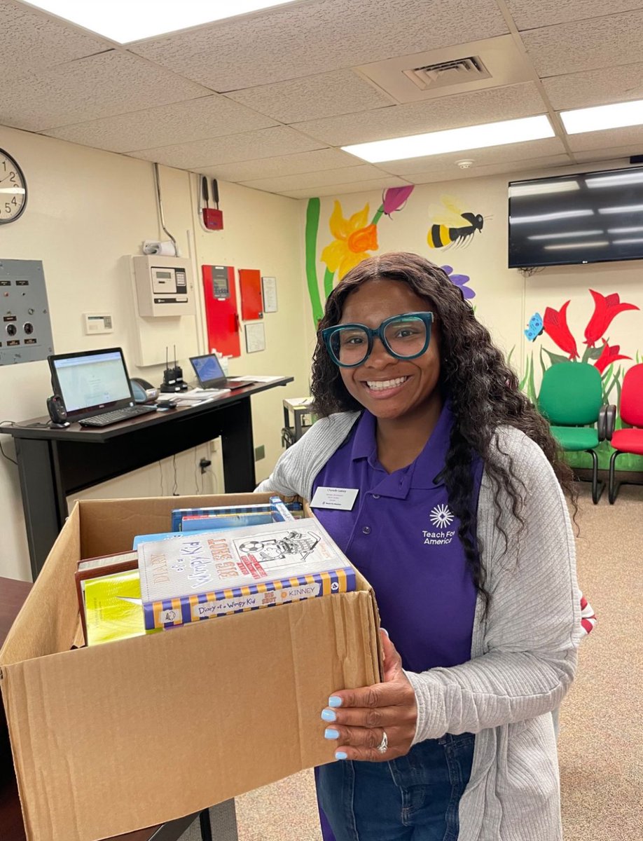 Thank you Chanelle Gainey for dropping off books from The Collective’s NC BHM Book Drive! Our students will definitely enjoy them! @SouthernElemGCS @OneDay_NC @TeachForAmerica @TFACollective