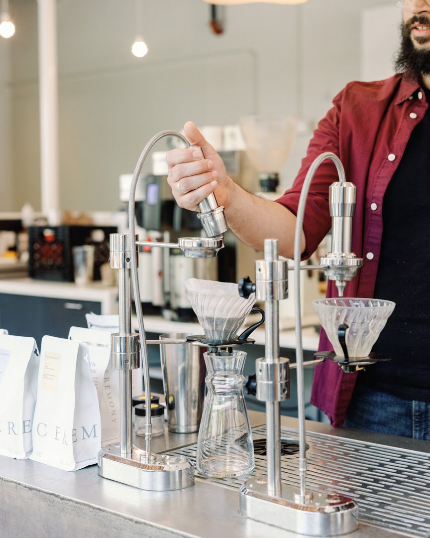 Try Colombia Los Monjes on pour over and dive into notes of rainier cherry, honeycomb, and pink lady apple. | bit.ly/440l6UH 

Photo | @juliehoveandersen