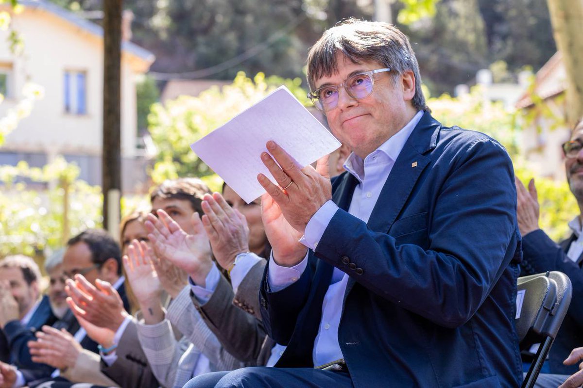 El món municipal amb la candidatura de @JuntsXCat i el president @KRLS. Perquè és un projecte que sap que el país es construeix des de i amb els ajuntaments, que està al costat del món local i és capaç de generar un nou impuls -amb lideratge i convicció- per aixecar Catalunya.