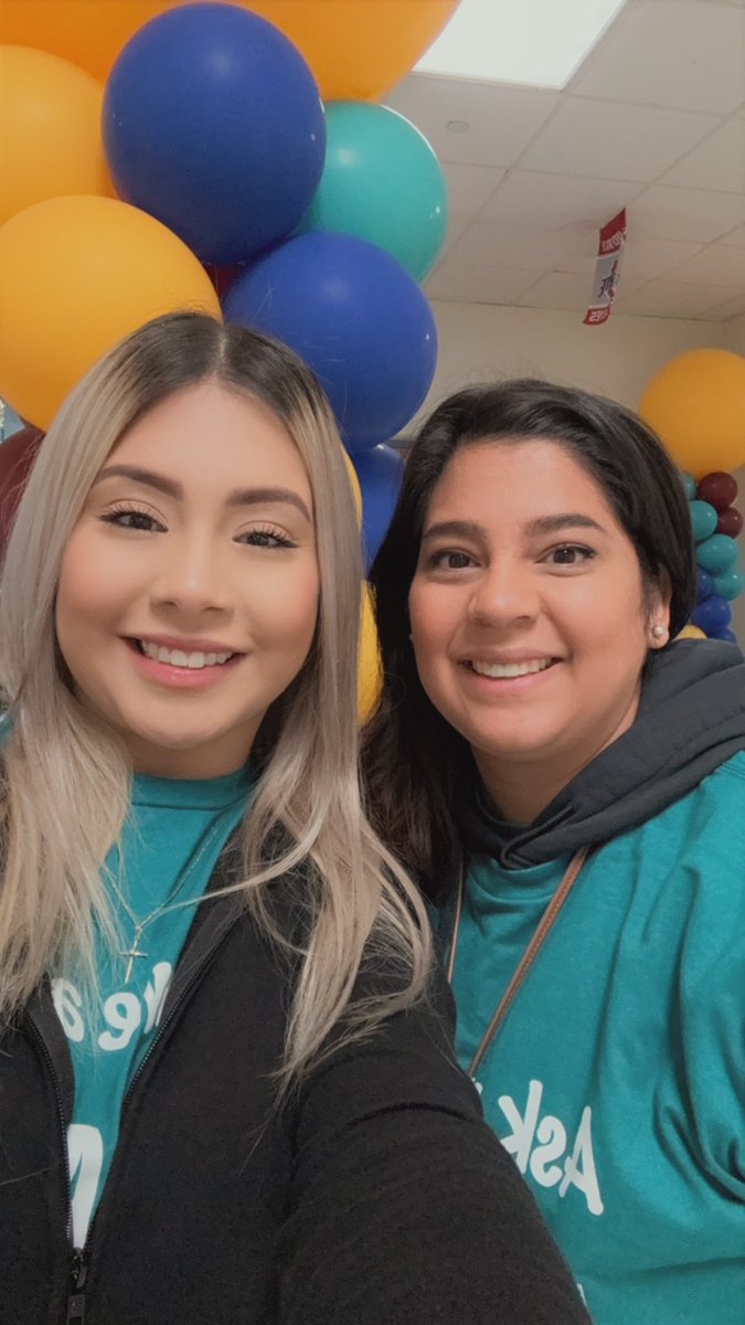 The rain ⛈️ didn’t stop the @JordanElementar family from coming out to support @dallasschools @ICanReadDallas PK Registration Event at Lang MS @DrElenaSHill @Mo1Ramirez @MurilloDebbie1 @HildaCRobinson @BEppsEducates @Tanya_N_Shelton