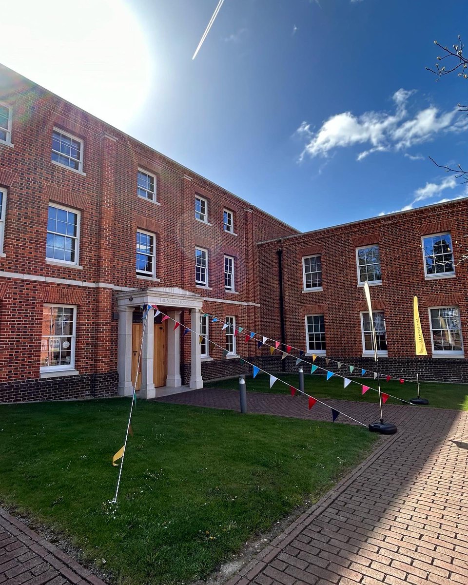 UniOfBuckingham's tweet image. Thats our first Open Day of 2024 complete ✅
To those that joined us, we hope you had a great time and got a taste for what life could be like at The University of Buckingham!
Special thanks to our wonderful staff and students, we couldn’t have done it without you💛