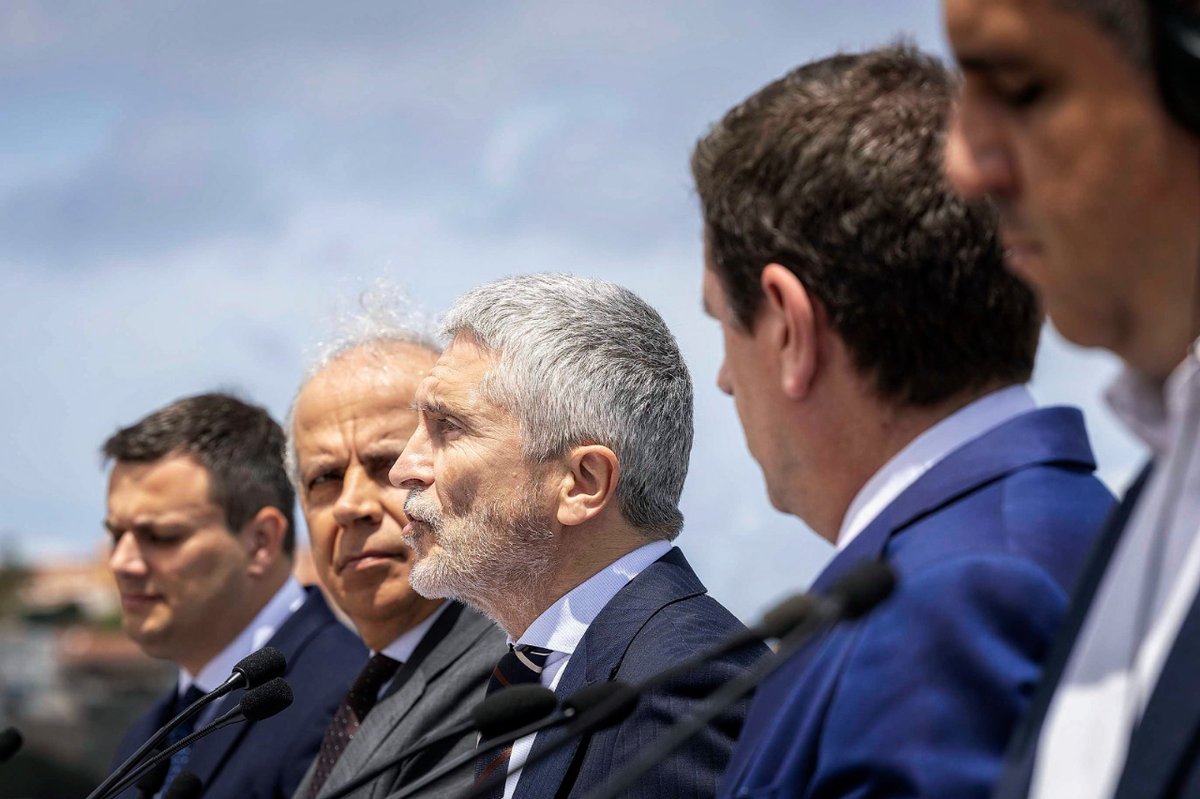 interiorgob's tweet photo. 🇪🇸🇨🇾🇬🇷🇲🇹🇮🇹 España, Italia, Grecia, Chipre y Malta piden a la UE más cooperación con los países de origen y tránsito de la migración
Ministros y representantes de Interior y Migraciones reunidos en Las Palmas en el #MED5 muestran su compromiso con el Pacto sobre Migración y Asilo https://t.co/tLi7s5wm29