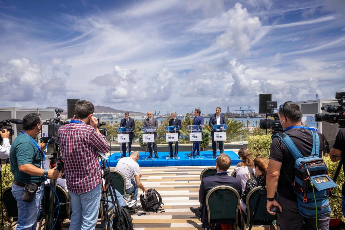 interiorgob's tweet photo. 🇪🇸🇨🇾🇬🇷🇲🇹🇮🇹 España, Italia, Grecia, Chipre y Malta piden a la UE más cooperación con los países de origen y tránsito de la migración
Ministros y representantes de Interior y Migraciones reunidos en Las Palmas en el #MED5 muestran su compromiso con el Pacto sobre Migración y Asilo https://t.co/tLi7s5wm29