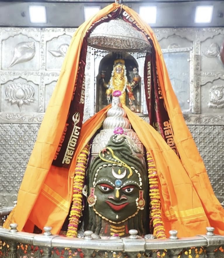 श्री महाकालेश्वर ज्योतिर्लिंग जी के आज के संध्या आरती शृंगार दर्शन 20.04.2024