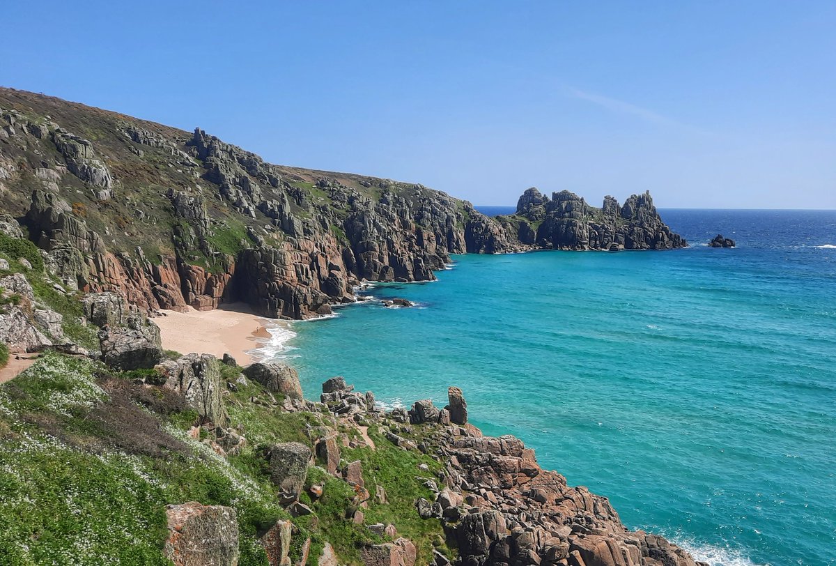 Finally felt like Spring in #Cornwall today. 🌞 The sea's not quite doing its full-on Caribbean thing yet, but it won't be long now. 🌊 Pedn Vounder beach, looking towards the logan rock.