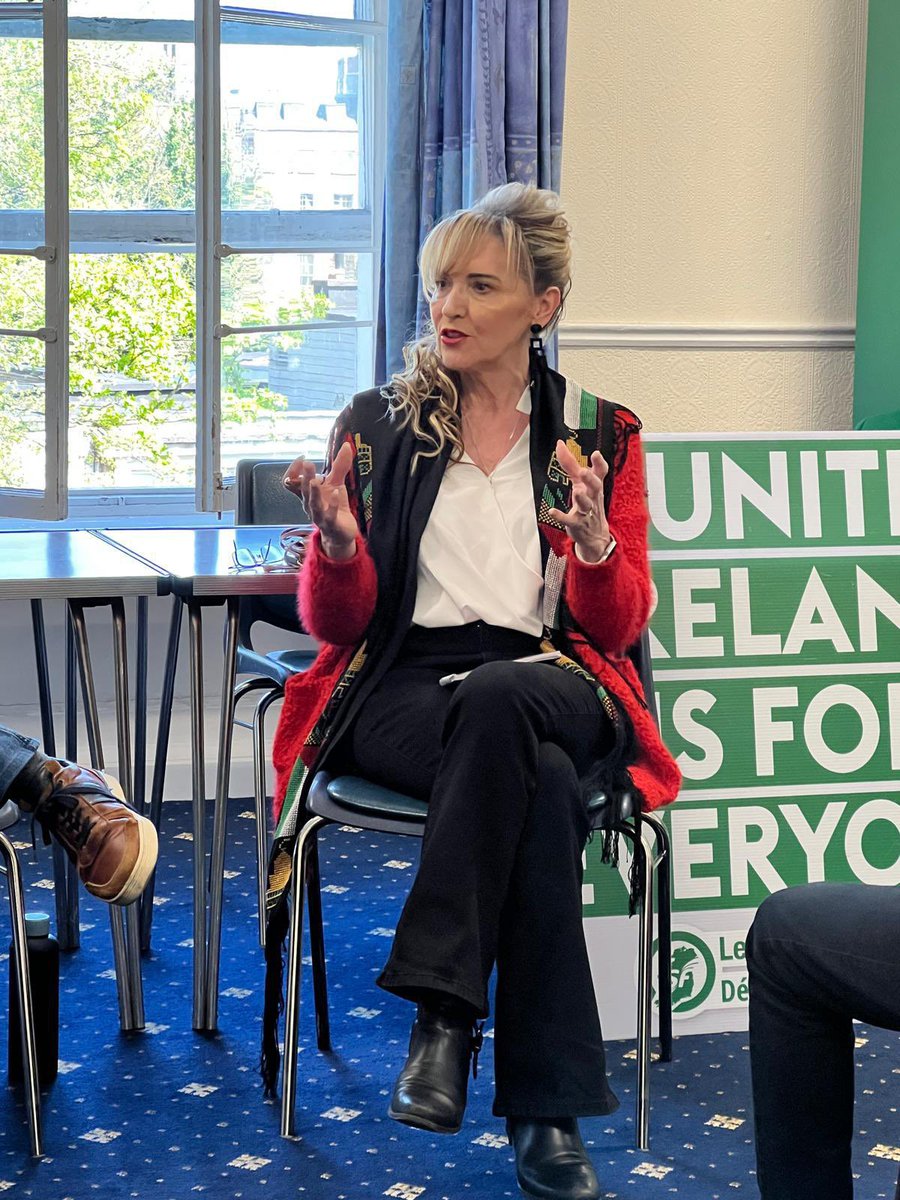 Joined now by @M_AndersonSF, Sinn Féin representative to Europe and former POW, who spoke about the importance of international solidarity for the struggle. Míle buíochas Martina!