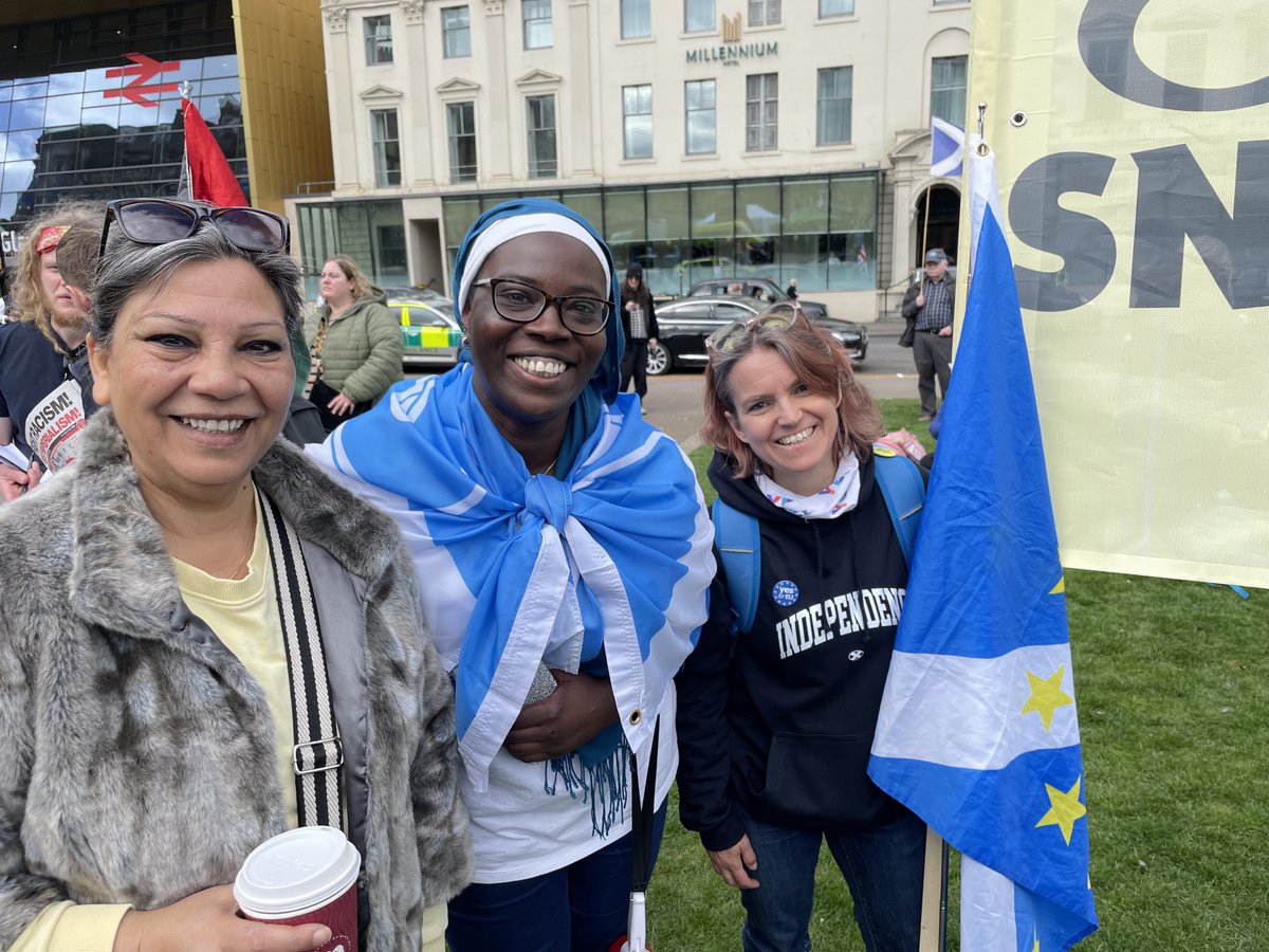 ⁦⁦@kaukabstewart⁩ ⁦@fatima_joji⁩ at ⁦@believeinscot⁩ March in Glasgow