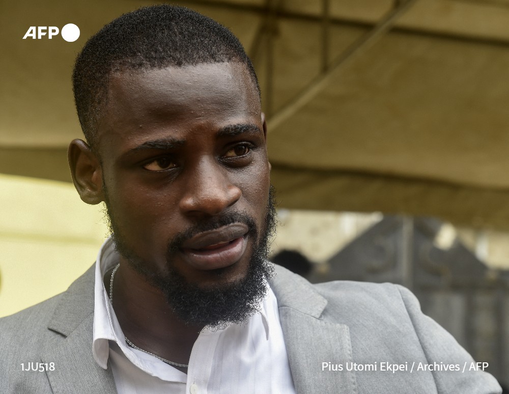 ♟️ Record du monde battu pour le Nigérian Tunde Onakoya qui a joué pendant plus de 58 heures d'affilé aux échecs sans défaite, à Times Square, à New York, afin de lever des fonds pour les enfants défavorisés en Afrique #AFP