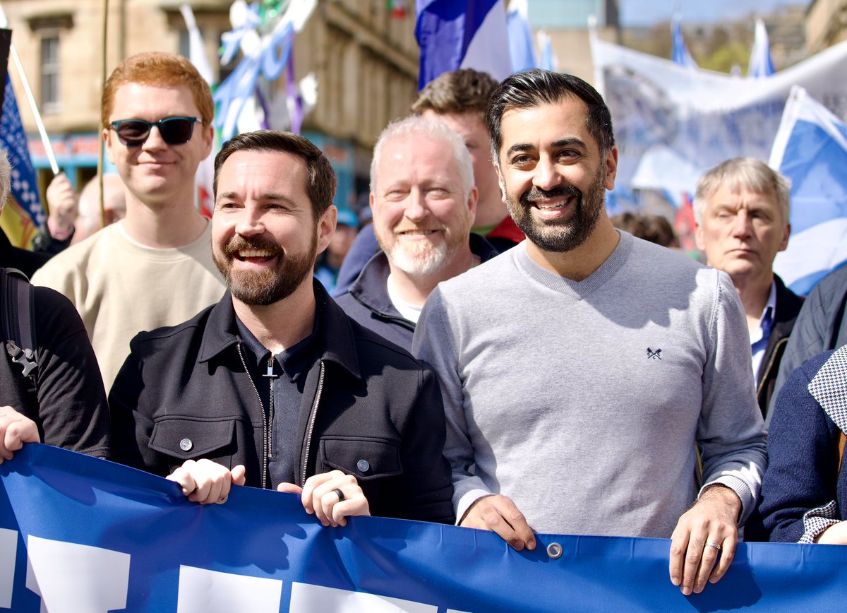Great to have @martin_compston join us in Glasgow – the Yes City.   Lots of people here from every corner of Scotland for the @believeinscot march and rally. People from all walks of life, marching side by side, for one simple reason – our belief in an independent Scotland 🏴󠁧󠁢󠁳󠁣󠁴󠁿