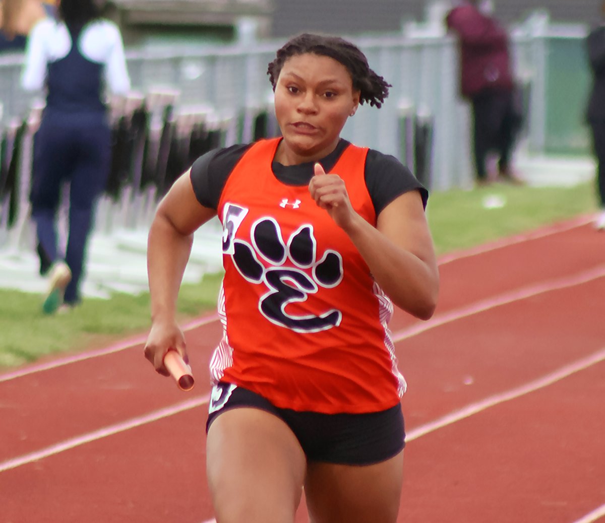 EHS throwers win sprint relay; Joi Story the top discus mark in 3A @GirlsEHStrack theintelligencer.com/sports/article…
